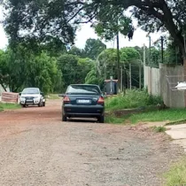 Veículo está estacionado na rua José Ribeiro de Matos, no Jardim Paraíso.