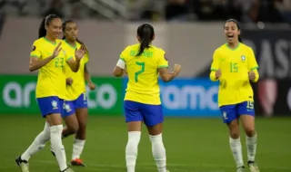 A atacante Geyse marcou duas vezes e os demais gols foram de Bia Menezes (lateral-esquerda), Rafaelle (zagueira) e Debinha (meio-campista)