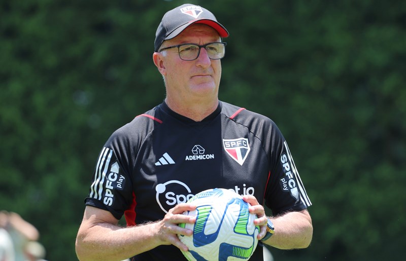 Atualmente, Dorival Júnior é técnico do São Paulo
