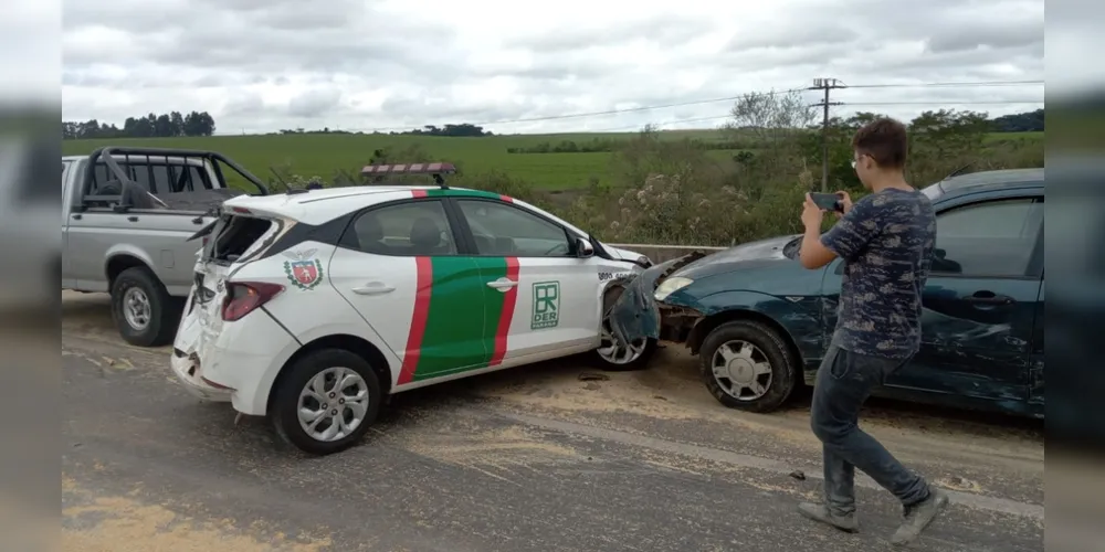 Acidente aconteceu nesta sexta-feira (22), na BR-376, em Tibagi, nos Campos Gerais