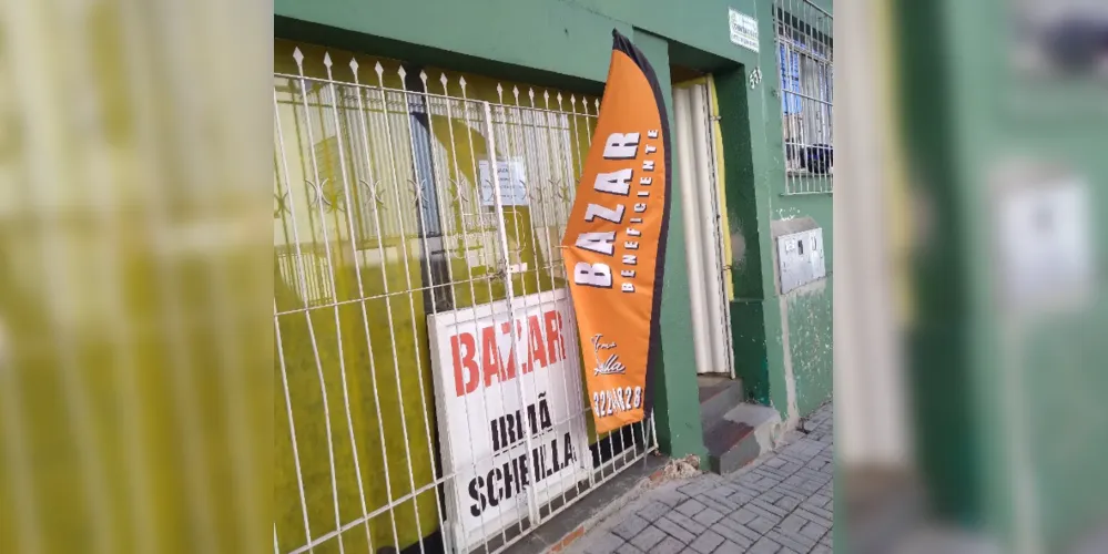 O bazar acontece na rua do Rosário - 556