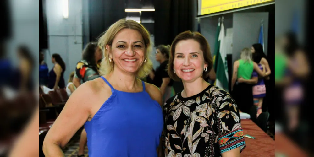 Professora Dilma Heloisa (à esquerda) e Karina Woitowicz (à direita)  representam o Sinduepg na próxima gestão do Conselho dos Direitos da Mulher