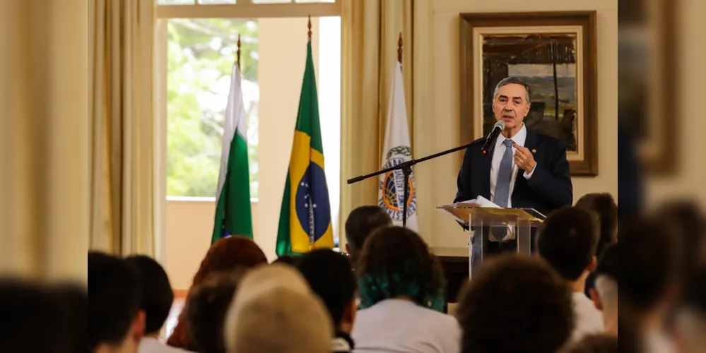 Barroso também parabenizou o Paraná por ter a melhor educação pública do Brasil