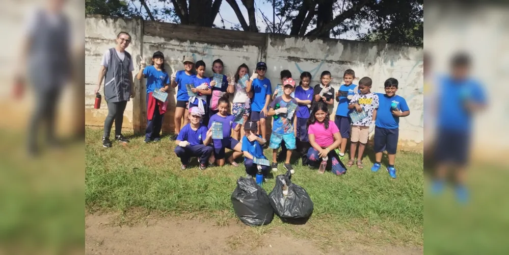 Como atividades práticas, os alunos saíram a campo conscientizando moradores e coletando resíduos que propiciam a proliferação do mosquito transmissor.