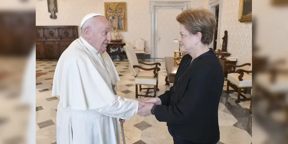 Sumo pontífice recebeu a ex-presidente