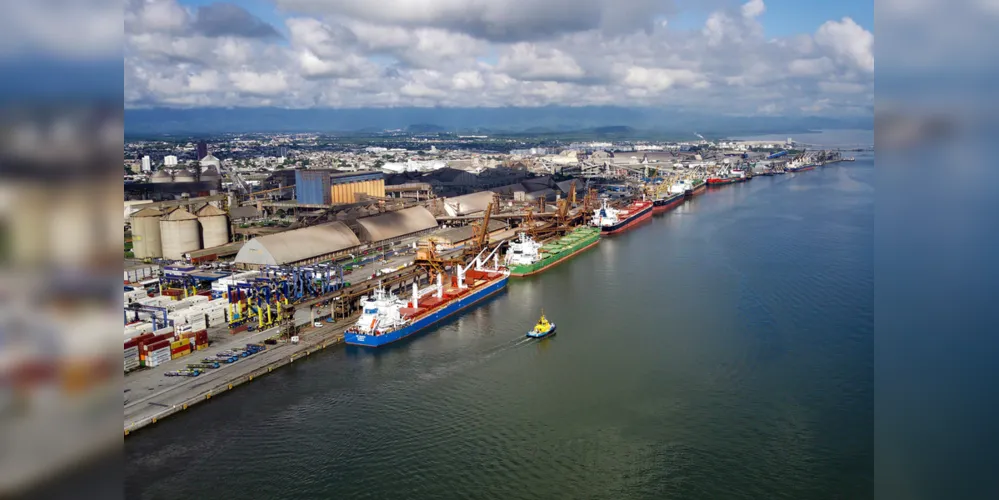 Portos do Paraná alcançaram em março o oitavo mês de recordes na movimentação de cargas