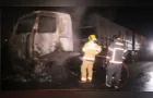 Motorista acorda após cabine do caminhão pegar fogo em PG