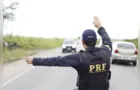 Agente da PRF é atropelado durante atendimento no PR