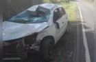 Capotamento de carro em rodovia da região deixa motorista ferida