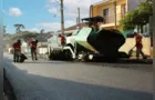 Prefeitura faz obras de pavimentação em rua do Centro de Piraí do Sul