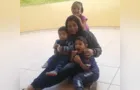 Mãe de quatro filhos pede ajuda para construir casa em PG