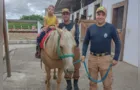 Terapia com cavalos da PMPR auxilia pessoas com deficiência