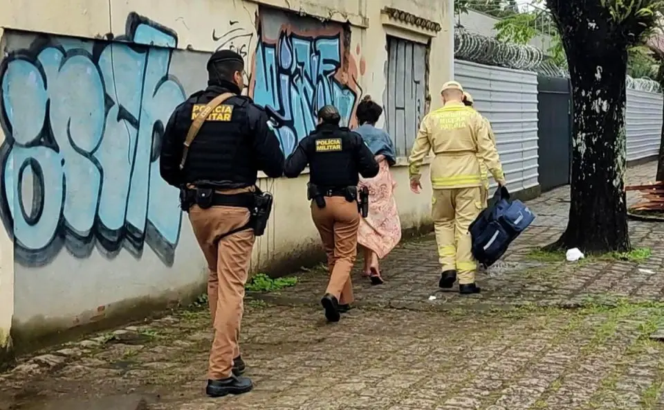 PM é acionada após cliente se recusar a pagar travesti no PR