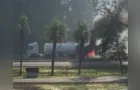 Caminhão tanque pega fogo e interdita pista da BR-376 em Tibagi