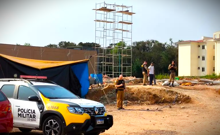 Muro de construção de igreja despenca e jovem morre em Curitiba