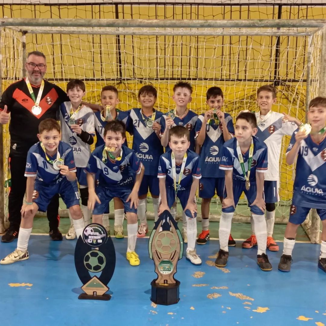 Supere-se conquista 1º lugar em 3 categorias do Desafio AMCG de Futsal