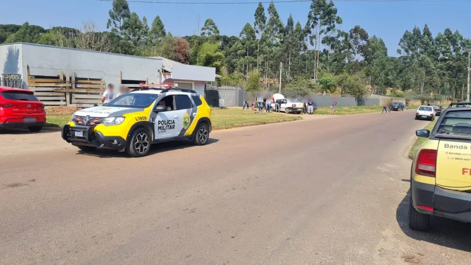 Homem deixa esposa em ponto de ônibus e morre baleado depois