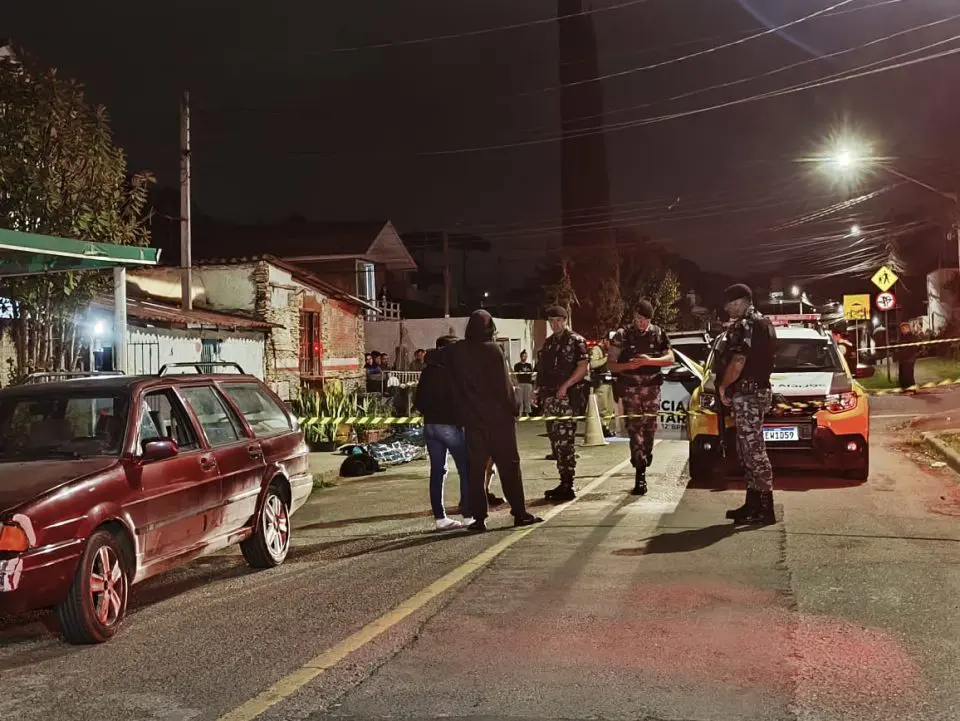 Homem é morto a tiros enquanto ajudava amigo a descarregar móveis