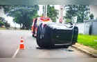 Motorista dorme ao volante e acerta árvore em Ponta Grossa