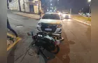 Motociclista fica ferido após colisão na ‘rotatória dos tropeiros’