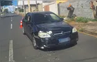 Acidente entre carro e moto deixa ferido em rua de Uvaranas