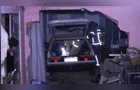 Carro perde o controle, invade casa e motorista fica ferido em PG