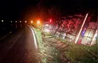 Caminhão com placas de Maringá tomba em Inácio Martins