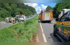 Carro capota e interdita pista sentido Norte da BR-376 em Ponta Grossa