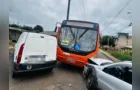 Acidente entre ônibus e dois carros mobiliza agentes em PG