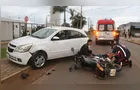 Motociclista fica ferido após colidir contra carro na rua Siqueira Campos