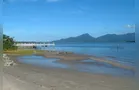 Mulher é estuprada durante caminhada noturna em praia