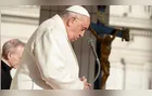 Hospitalizado, papa Francisco convoca assembleia de cardeais