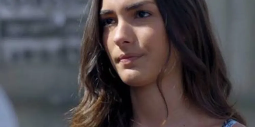 Em "Malhação", Luciana flagra Rodrigo e Flávia se beijando.