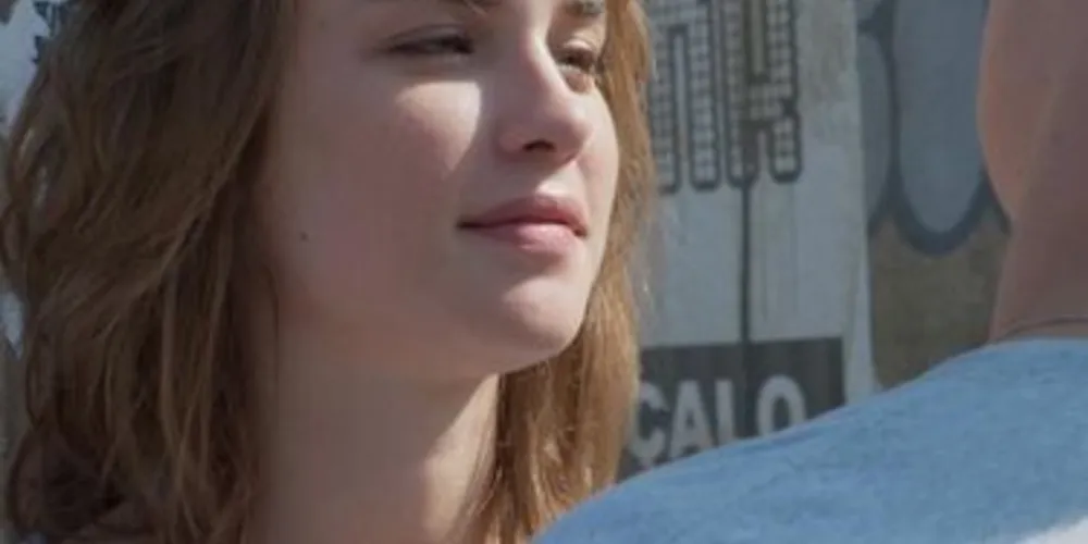 Imagem ilustrativa da imagem Flávia decide ajudar Roger a ficar com Luciana