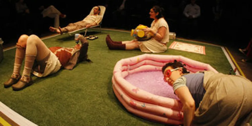 Cia Senhas de Teatro, de Curitiba, desembarca por aqui  na sexta-feira com ‘Delicadas Embalagens’