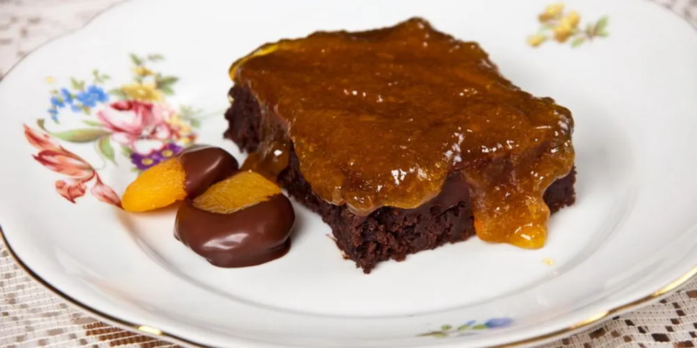 Imagem ilustrativa da imagem Brownie com geleia de damascos é excelente sobremesa