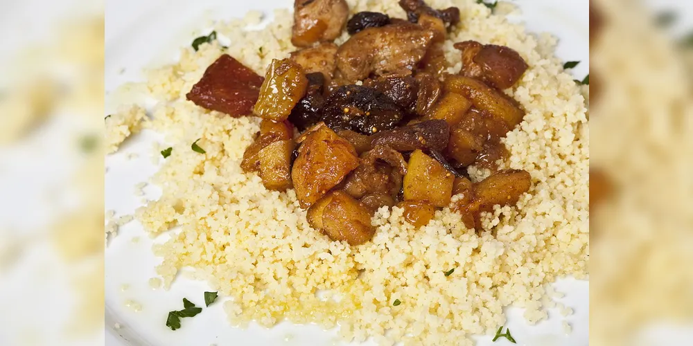 Imagem ilustrativa da imagem Aprenda a fazer um delicioso couscous marroquino agridoce