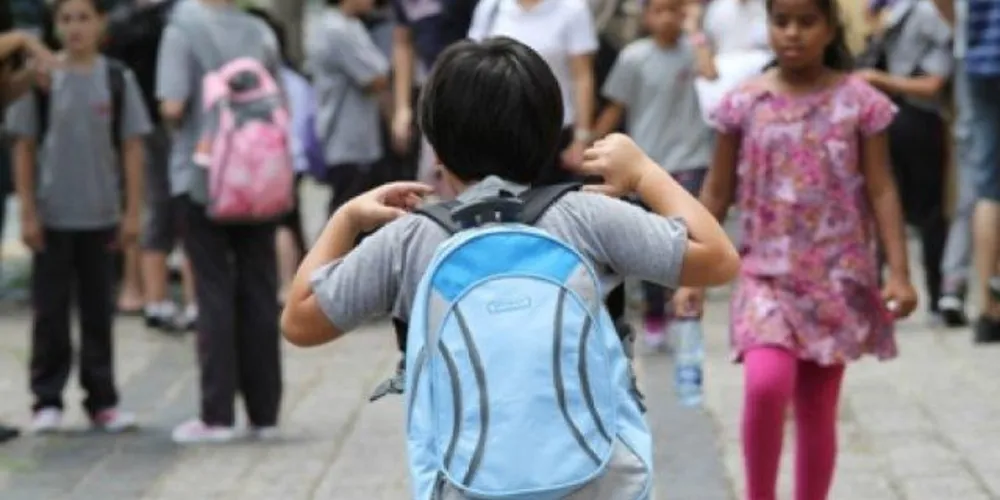 Imagem ilustrativa da imagem Peso de mochilas preocupa pais de estudantes e ortopedistas