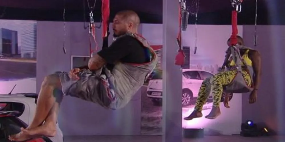 Imagem ilustrativa da imagem Líder do BBB15 será definido por resistência; dois ainda fazem prova