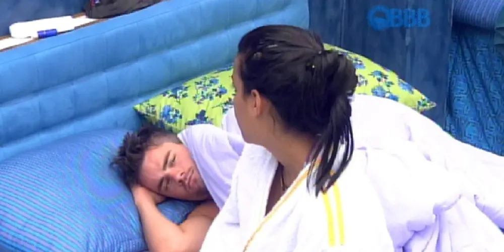 Imagem ilustrativa da imagem Ginecologista visita BBB15 e diz para Talita usar camisinha