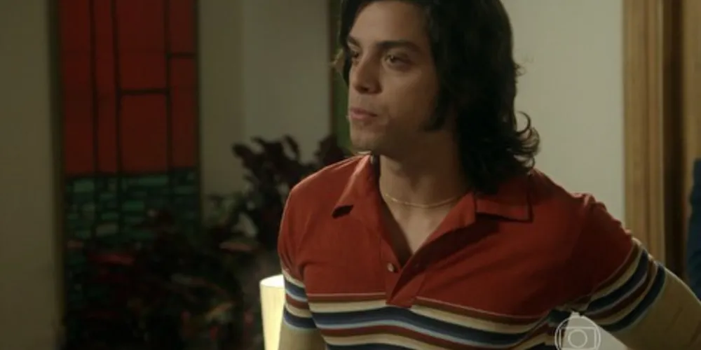 Imagem ilustrativa da imagem Beto e Solange se beijam