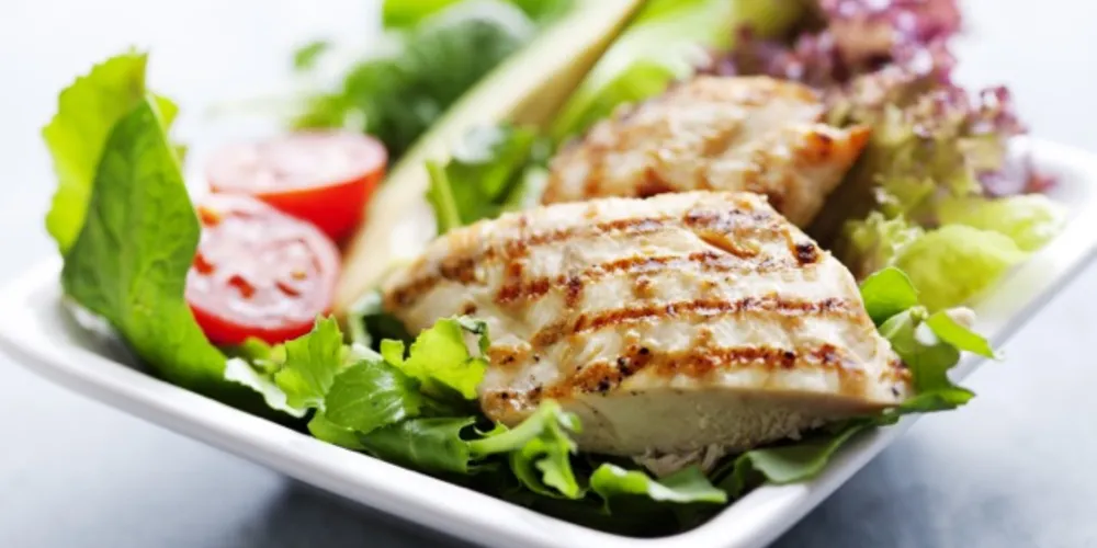 Imagem ilustrativa da imagem Saladas e drinks refrescantes feitos com café