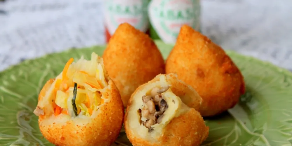Imagem ilustrativa da imagem Aprenda a fazer duas coxinhas veganas irresistíveis