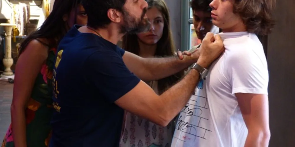 Imagem ilustrativa da imagem Gael vê vídeo sobre redação de Pedro