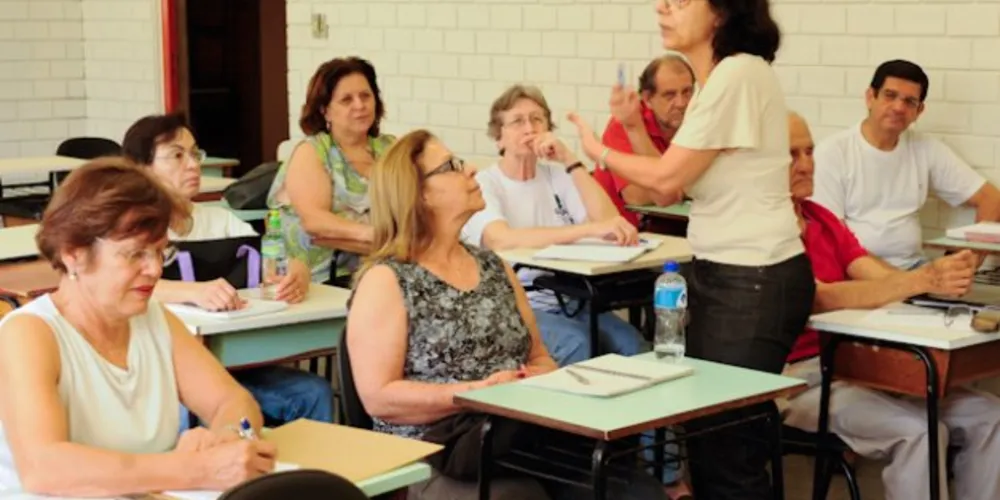 Imagem ilustrativa da imagem Psicólogo lista benefícios de voltar a estudar após os 60 anos
