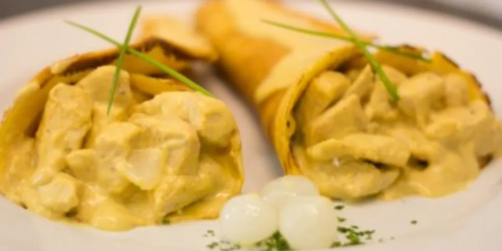 Imagem ilustrativa da imagem Aprenda a fazer um crepe de frango ao molho Thai