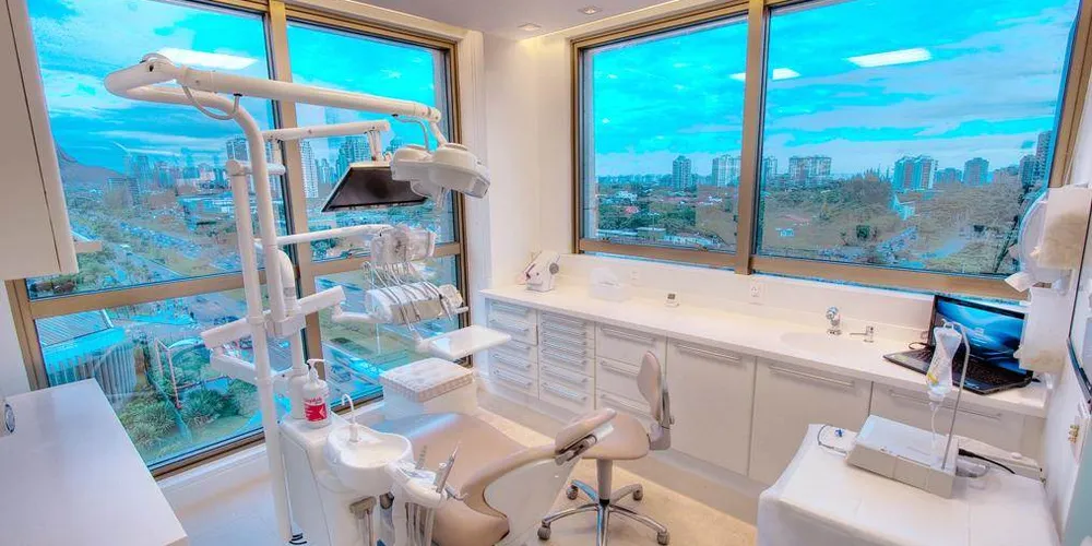 Imagem ilustrativa da imagem Dentista esclarece dúvidas sobre implante dentário