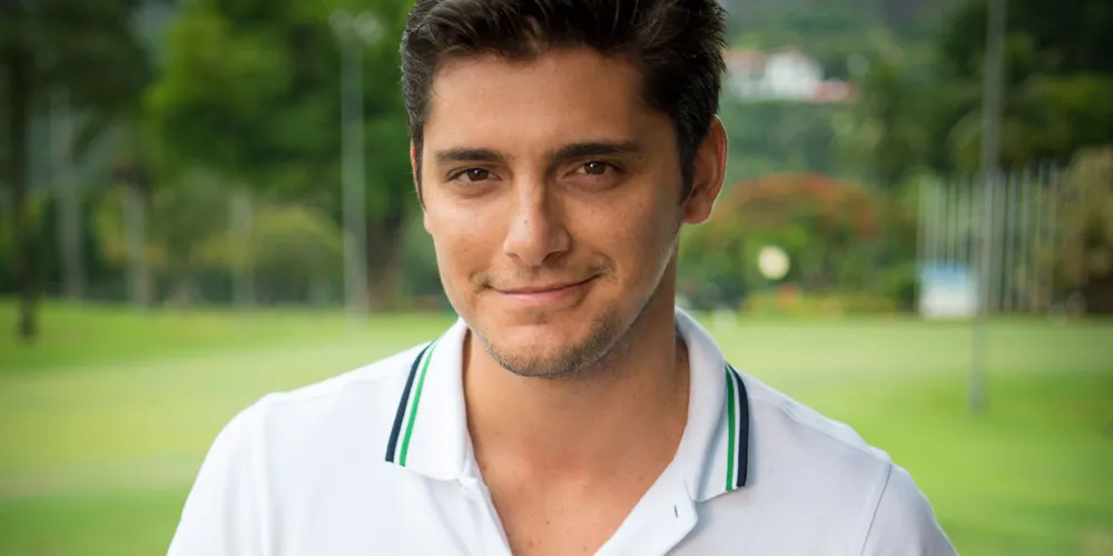 Imagem ilustrativa da imagem Babilônia: Guto se interessa por Laís