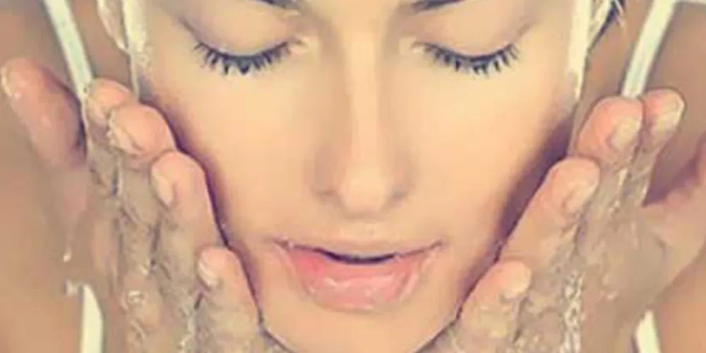 Imagem ilustrativa da imagem Cuidados com a pele oleosa e poros dilatados