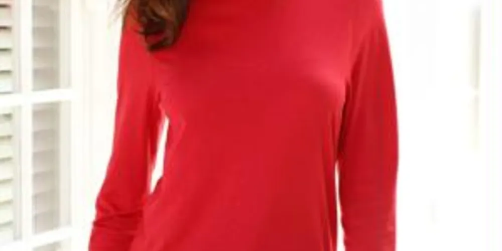 Imagem ilustrativa da imagem Famosas apostam na gola rolê neste inverno